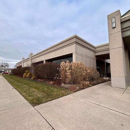 Skyline Hotel Detroit Airport, Surestay Collection By Best Western Romulus Exterior foto