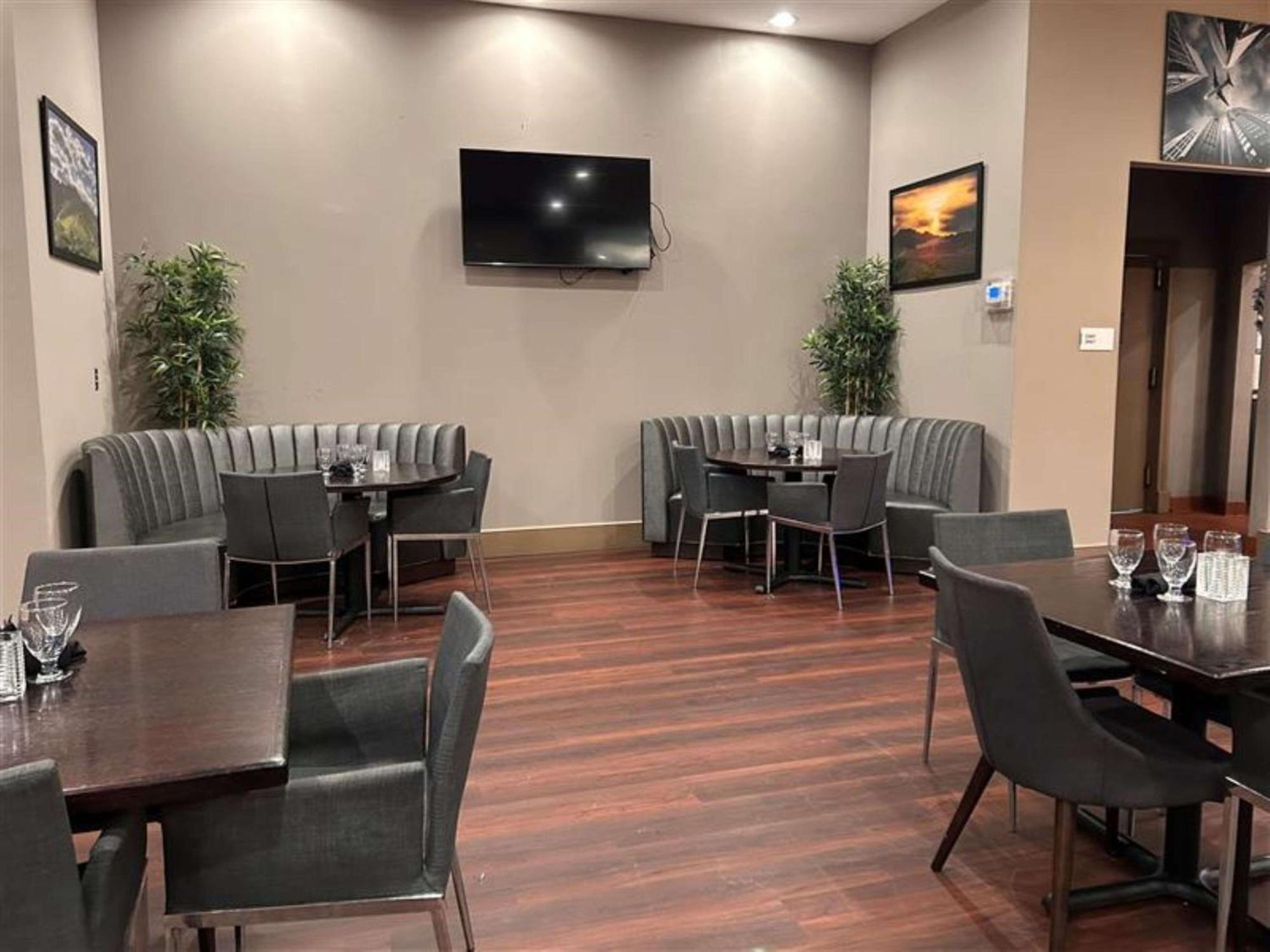Skyline Hotel Detroit Airport, Surestay Collection By Best Western Romulus Exterior foto