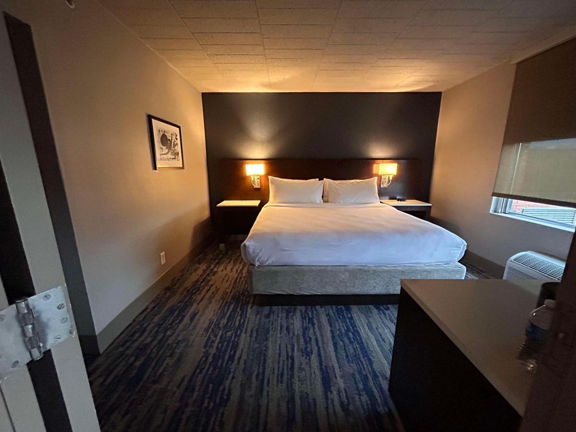 Skyline Hotel Detroit Airport, Surestay Collection By Best Western Romulus Exterior foto